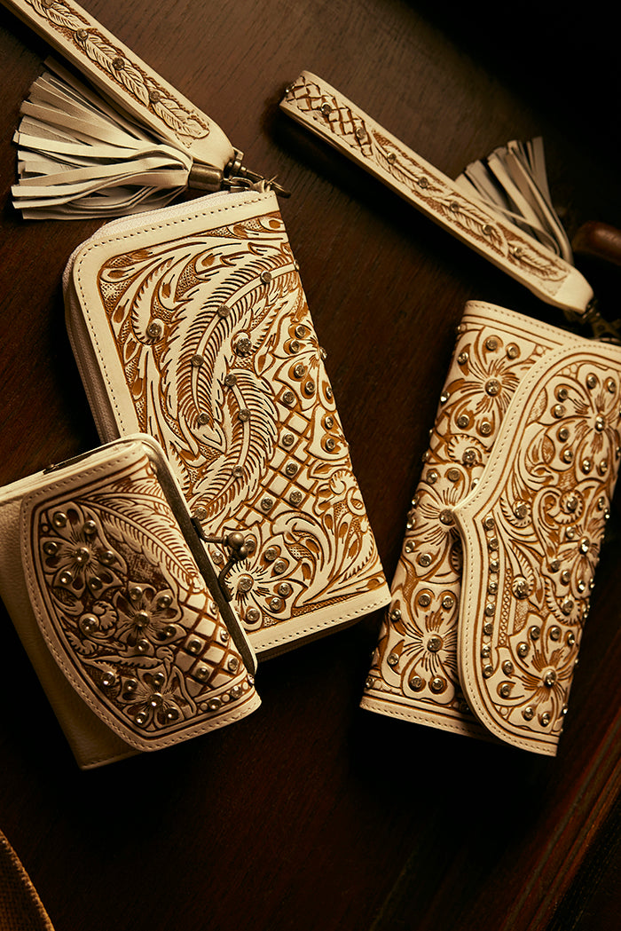 Sparkling Desert Moon Wallet In Chocolate White