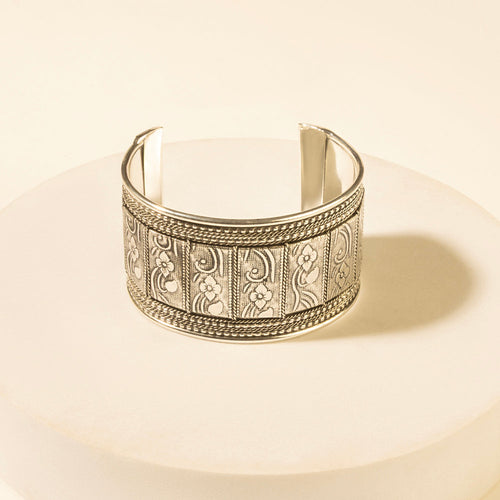 Saddlecrest Engraved Cuff in Antique Frost