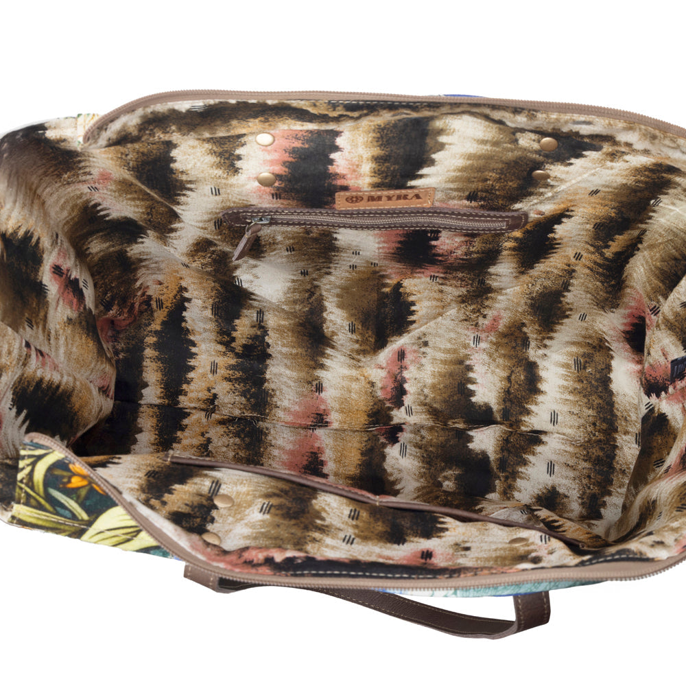 Myra Sundial Hollow Weekender Bag in Multi Patch