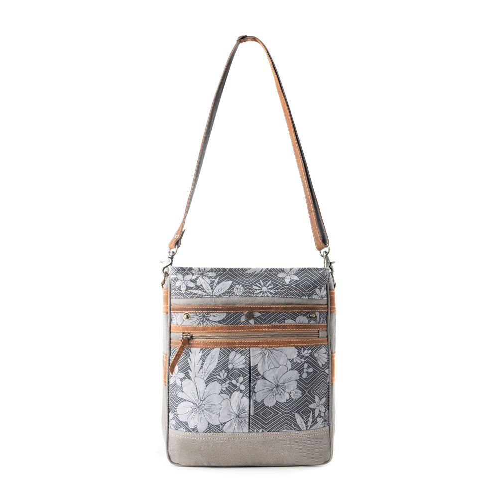 Carefree Days vintage shoulder bag for Women in sage with leather details