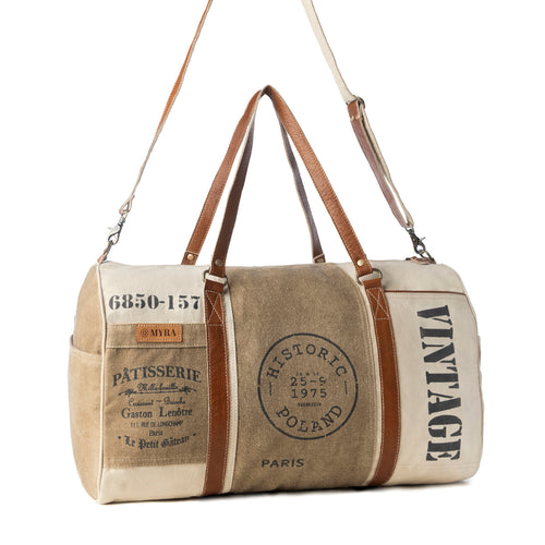 Wandermark Vintage Traveller Bag for Men in olive with leather detail