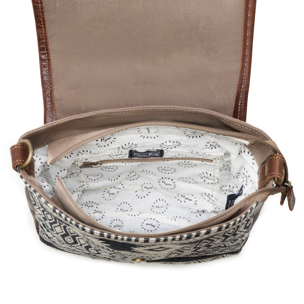 Peppy College Shoulder Bag