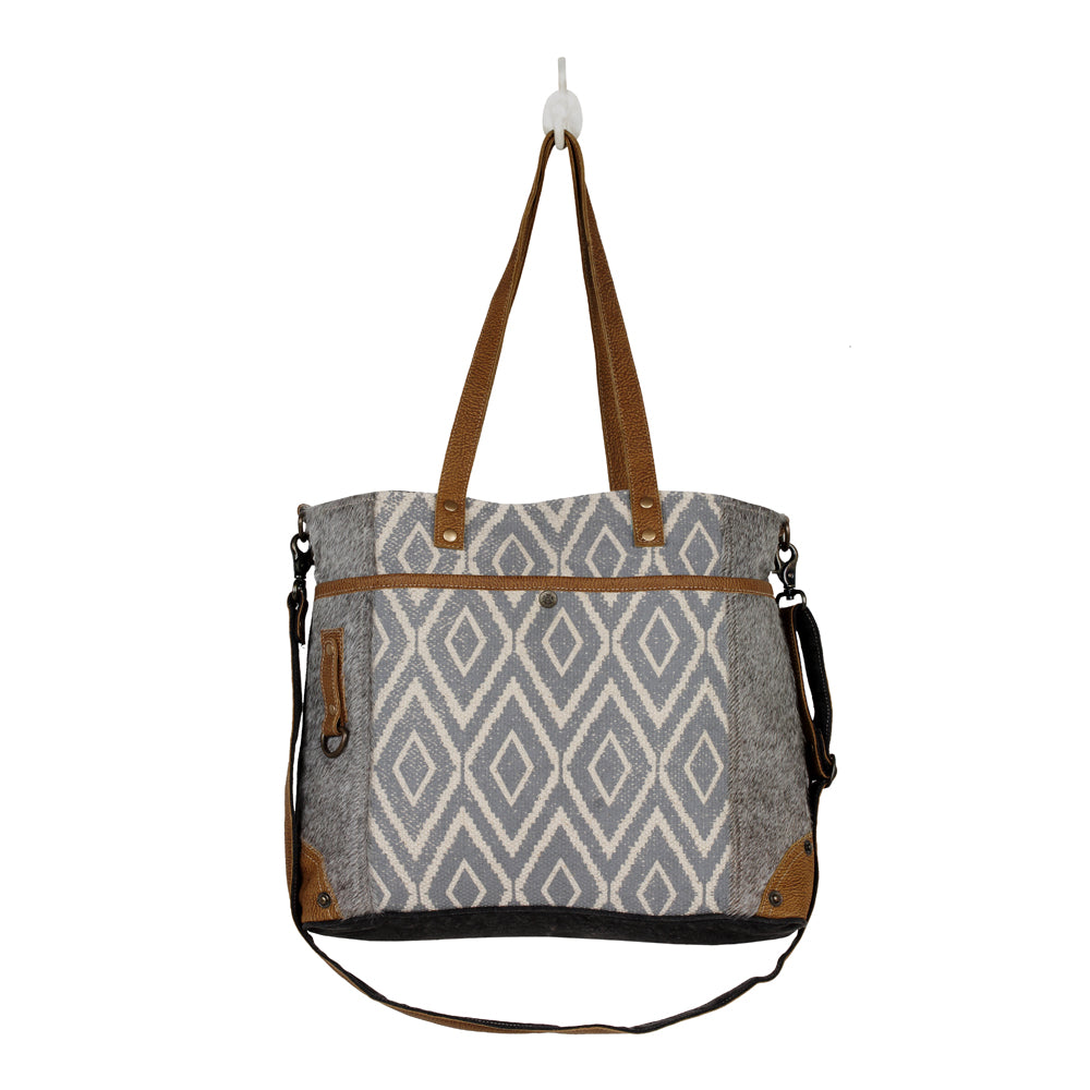 FLOUNCE MESSENGER BAG