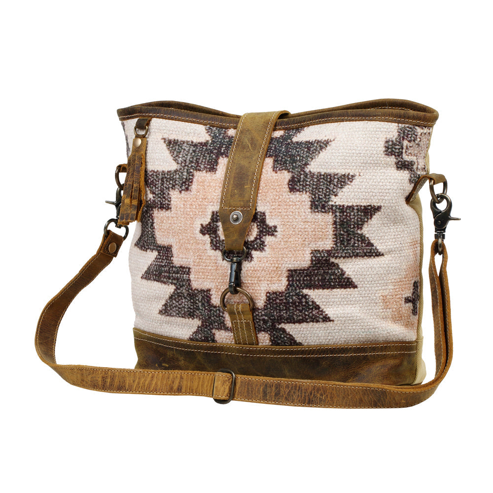 ENTICE SHOULDER BAG