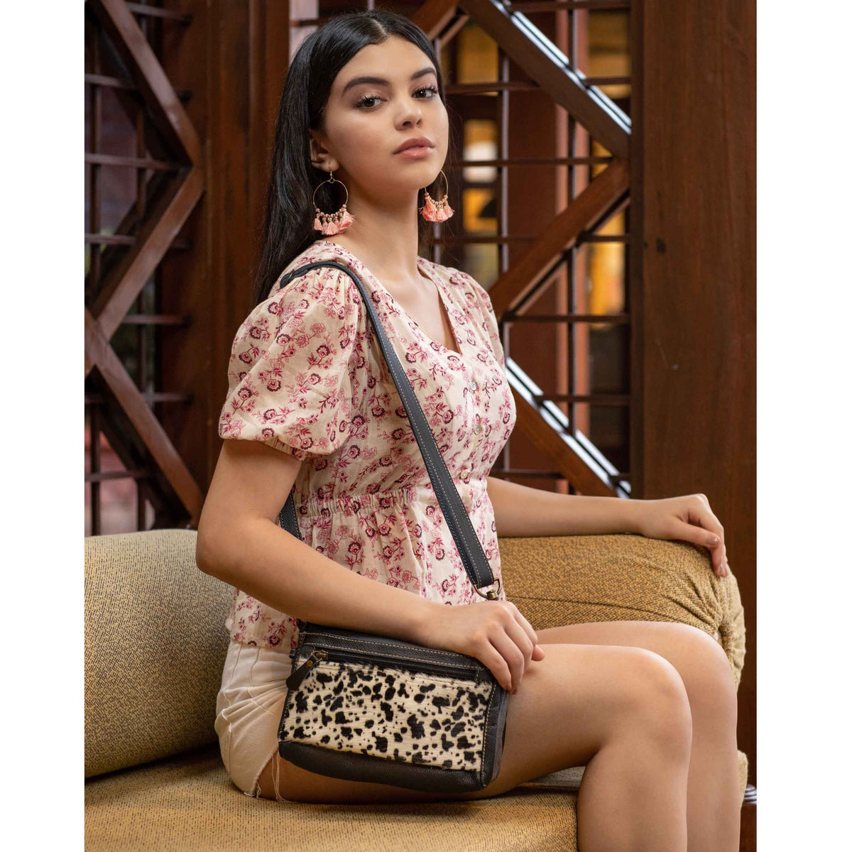 PARADE CANVAS AND HAIRON BAG