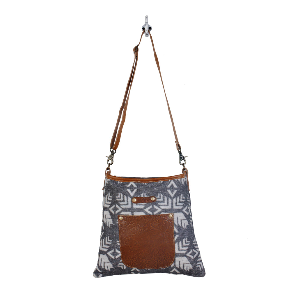 Leaflike Shoulder Bag