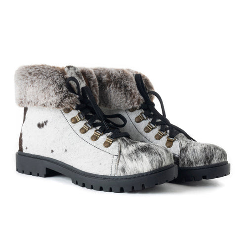 Turbulent Boots