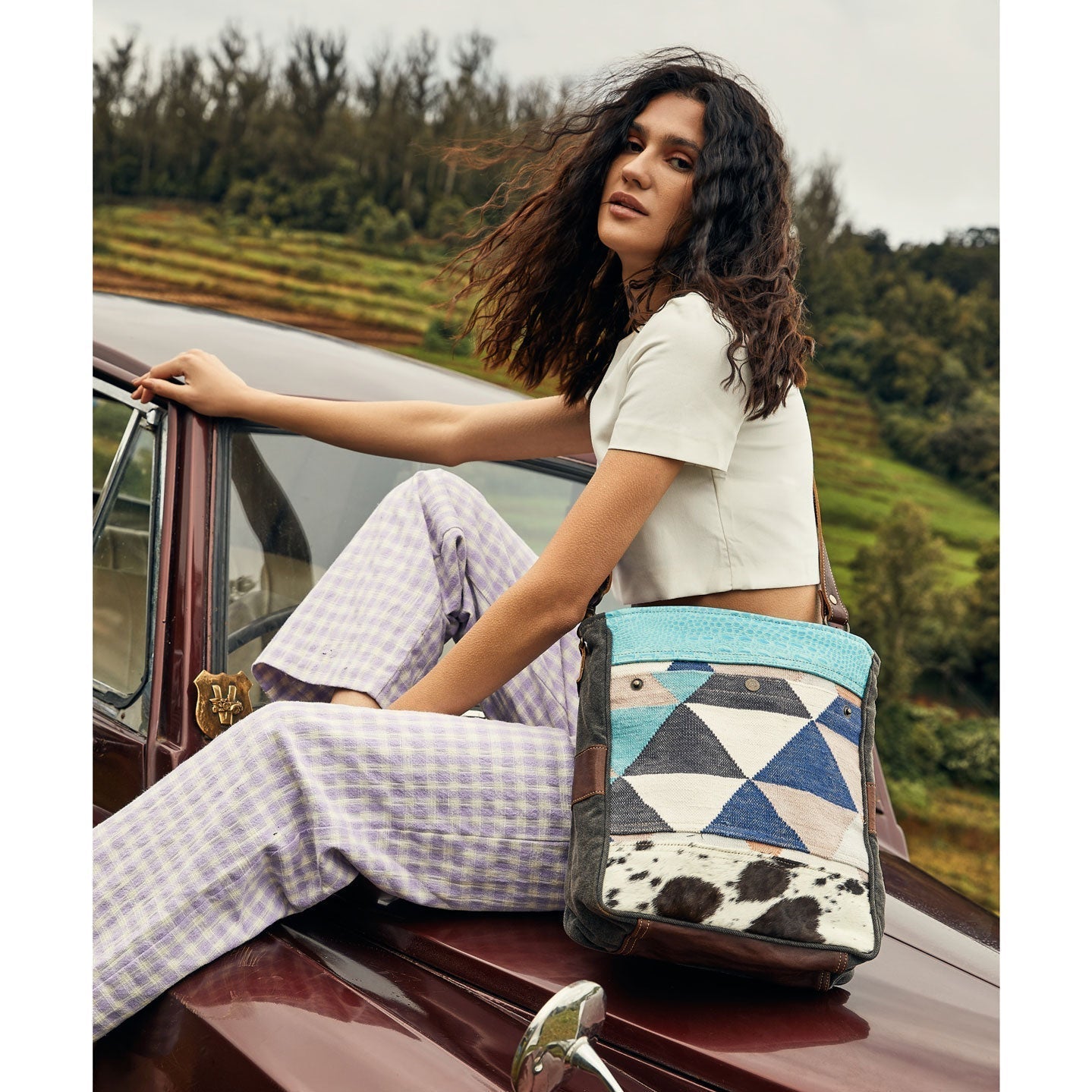 Geometric Accent Shoulder Bag