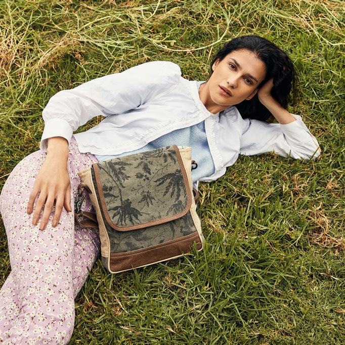 Psithurism Small & Crossbody Bag