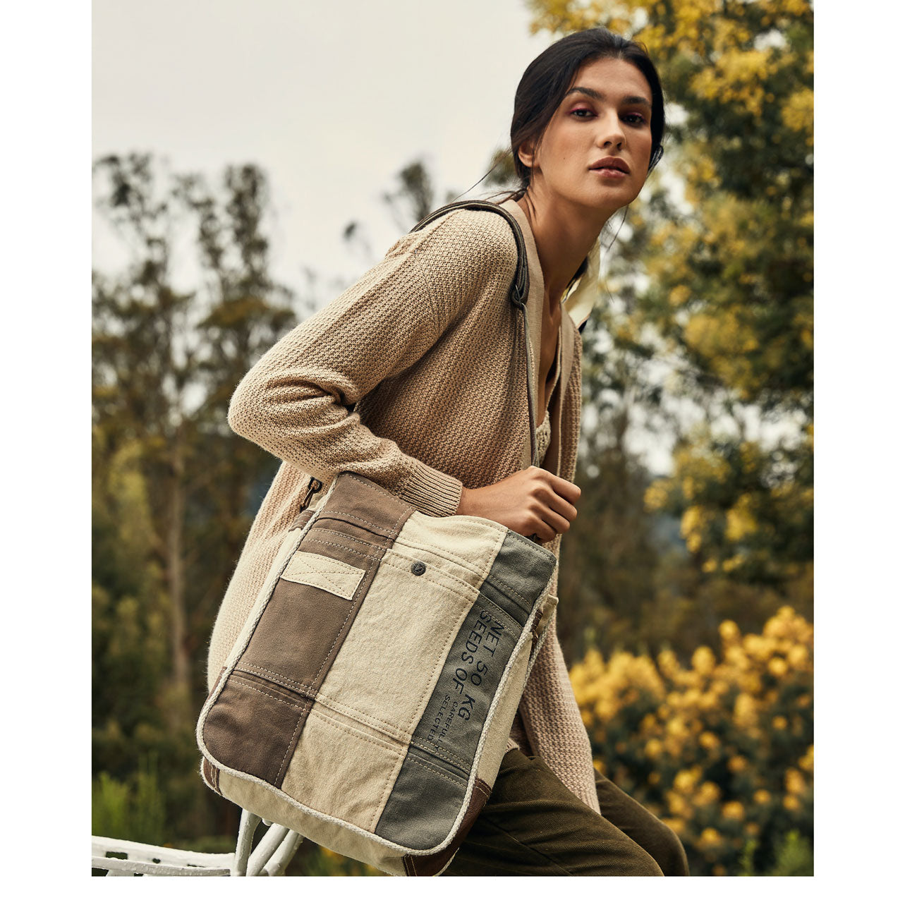 Berrypicking Shoulder Bag