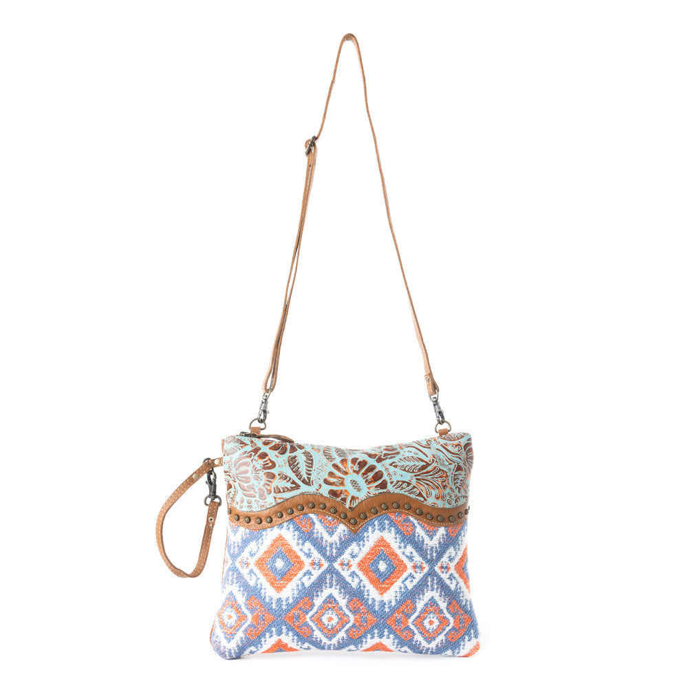 Innsaei Small & Crossbody bag
