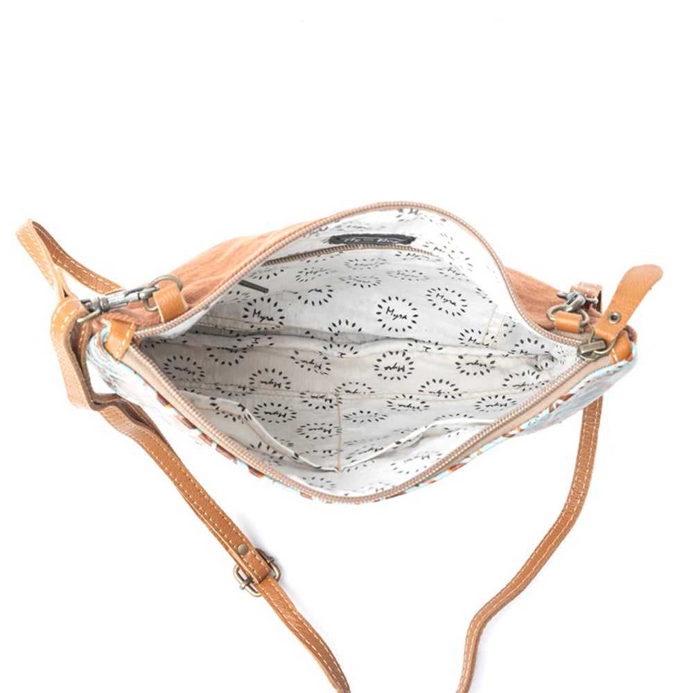 Innsaei Small & Crossbody bag