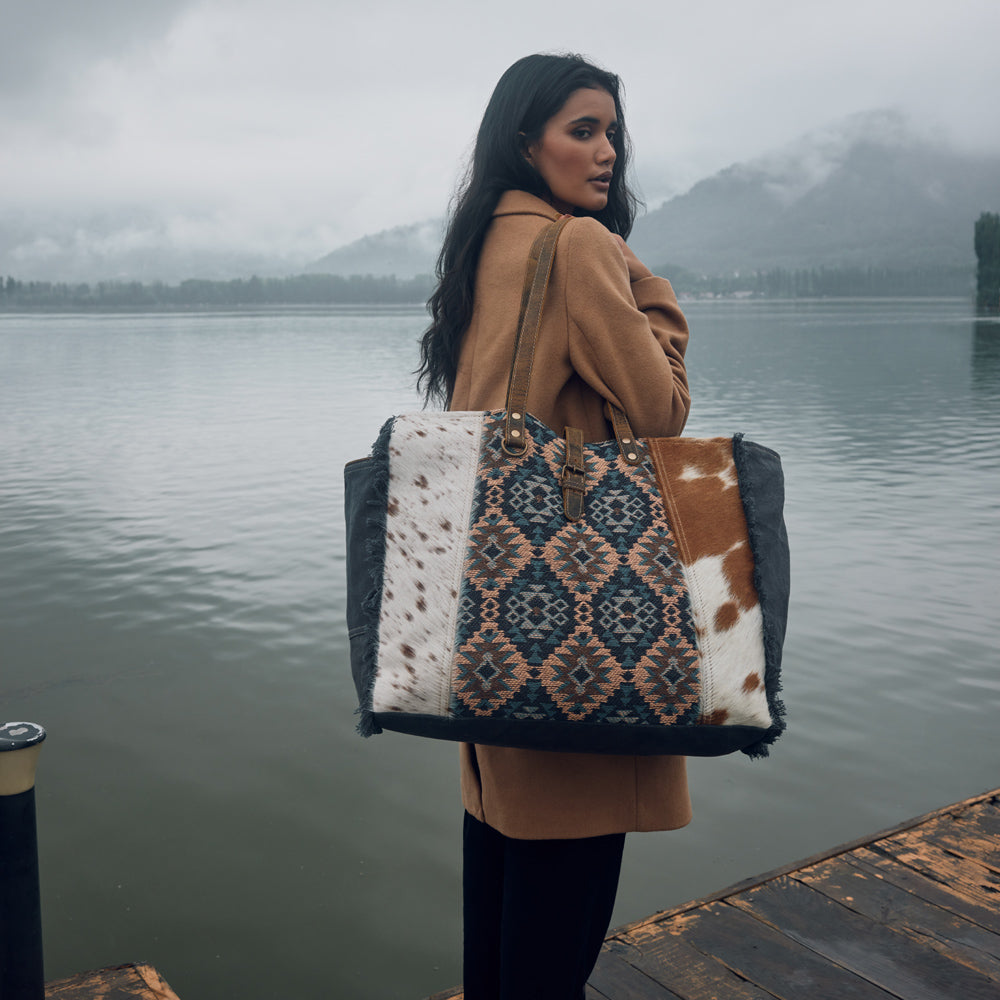 VANESSIA WEEKENDER BAG