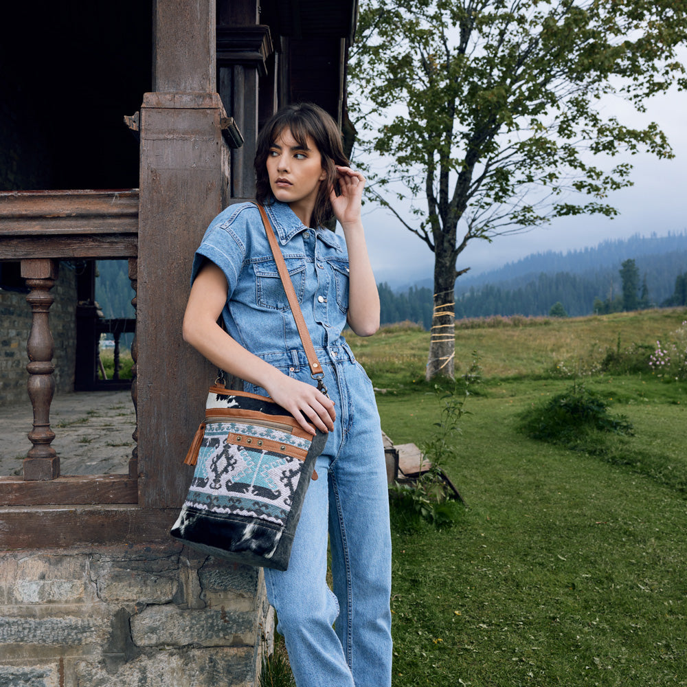 ISABELA FIORI SHOULDER BAG