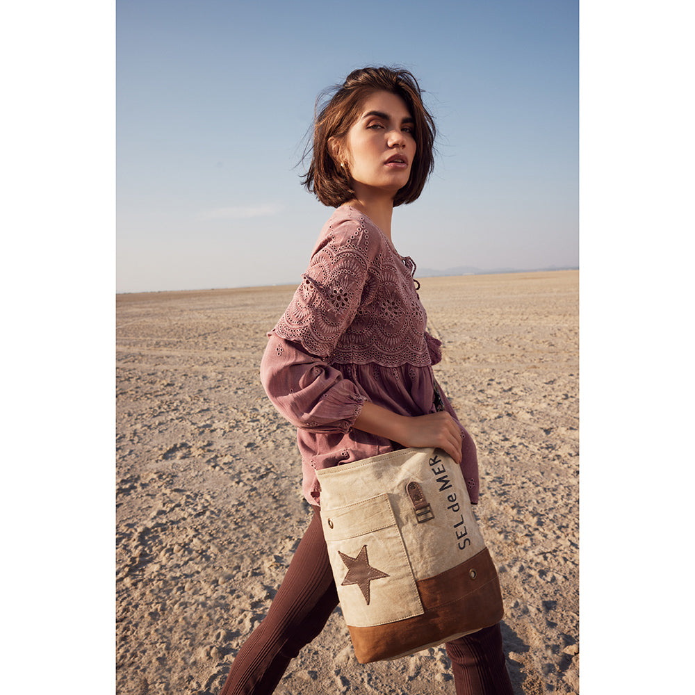 Jinga Shoulder Bag