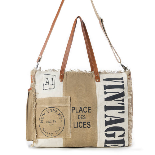 Queen Creek Weekender Bag in Sandstone