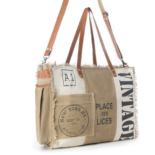 Queen Creek Weekender Bag in Sandstone