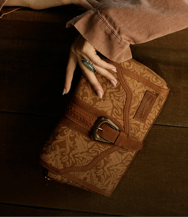 <strong>YELLOWSTONE</strong>