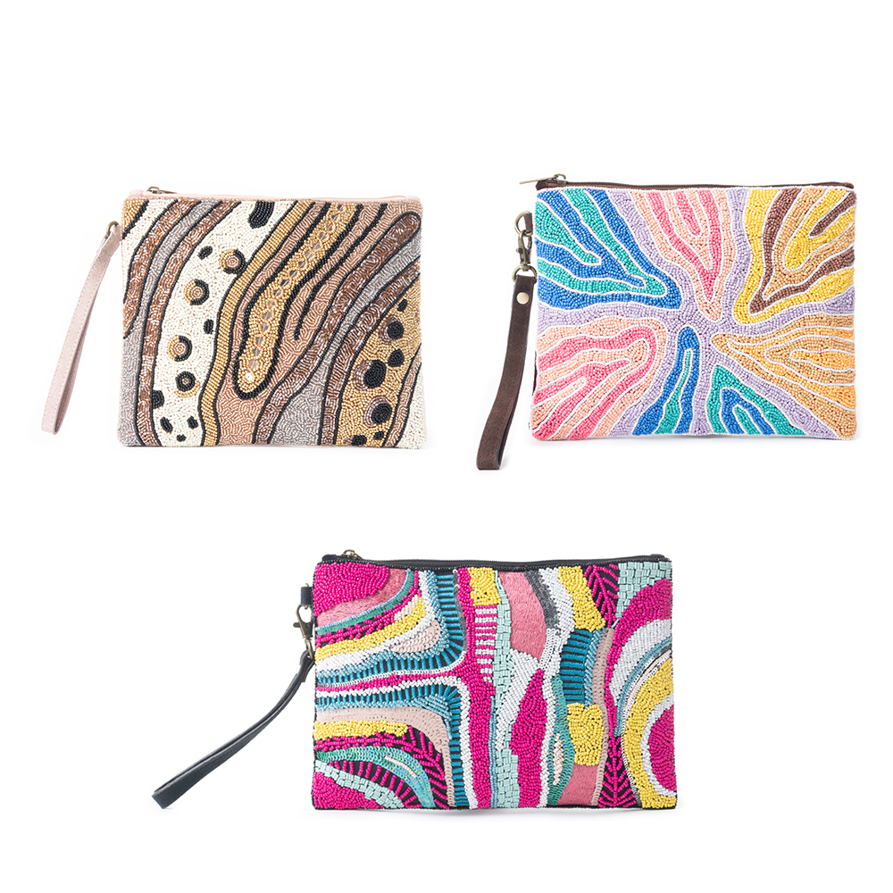 Flowing River Pouch In  Multicolor