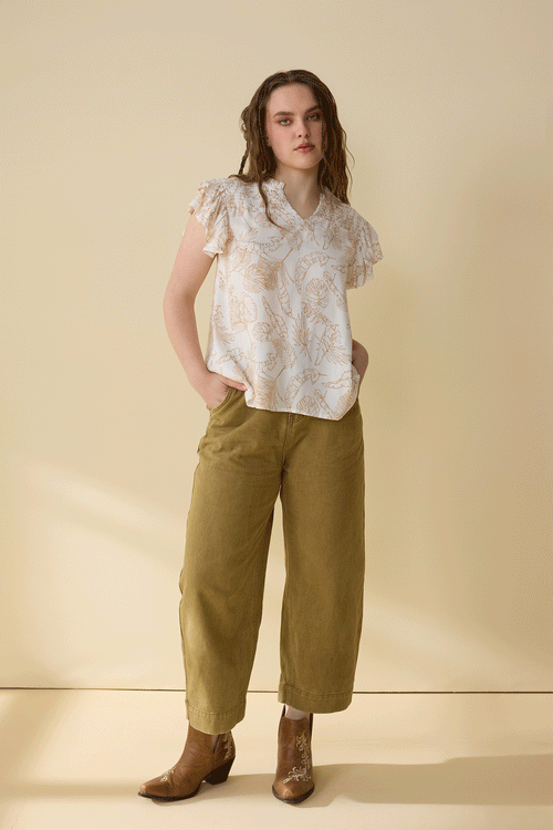 Lovely Vines Top In Brown And White