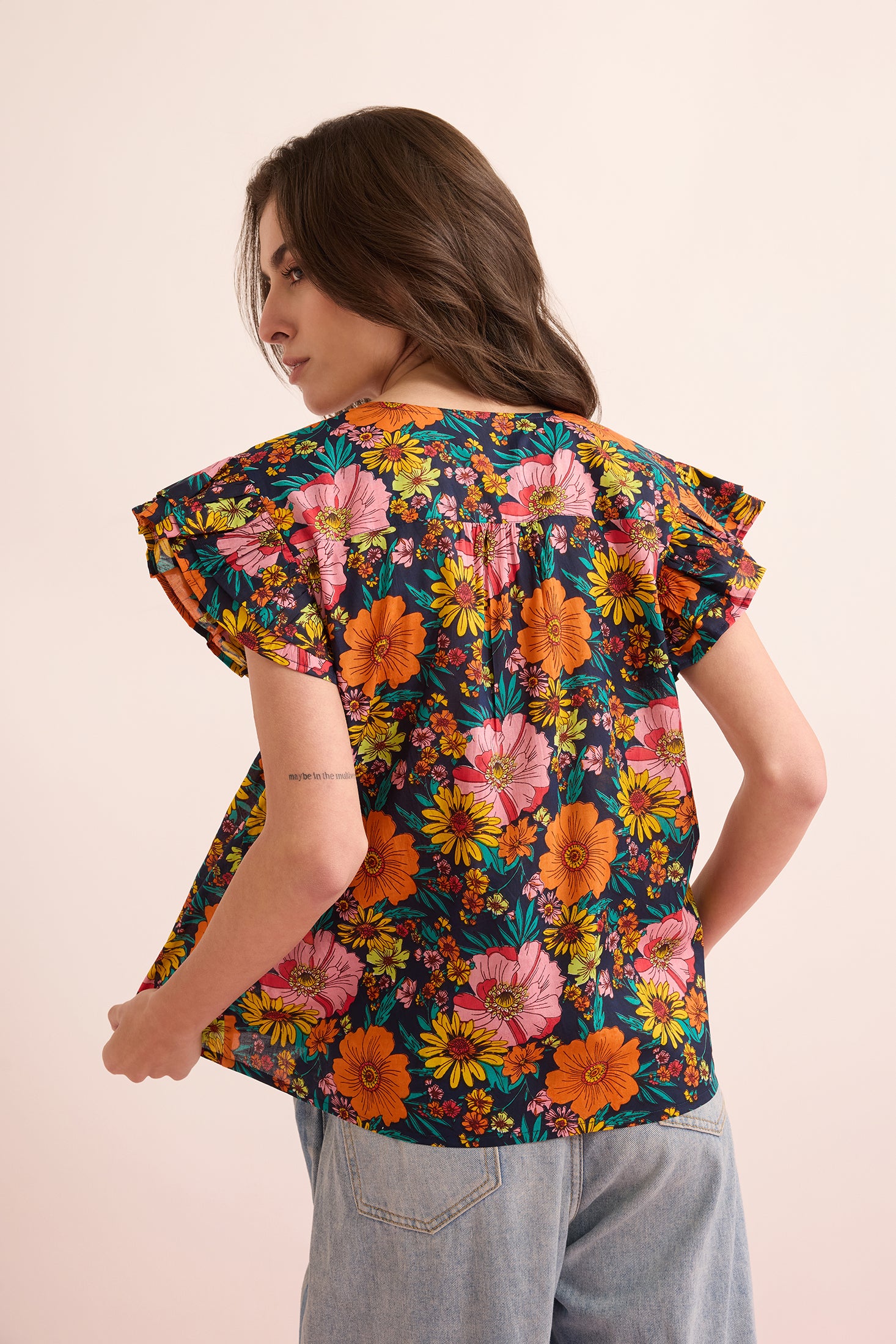 Zoe & Zinnia Floral Top In Multicolor