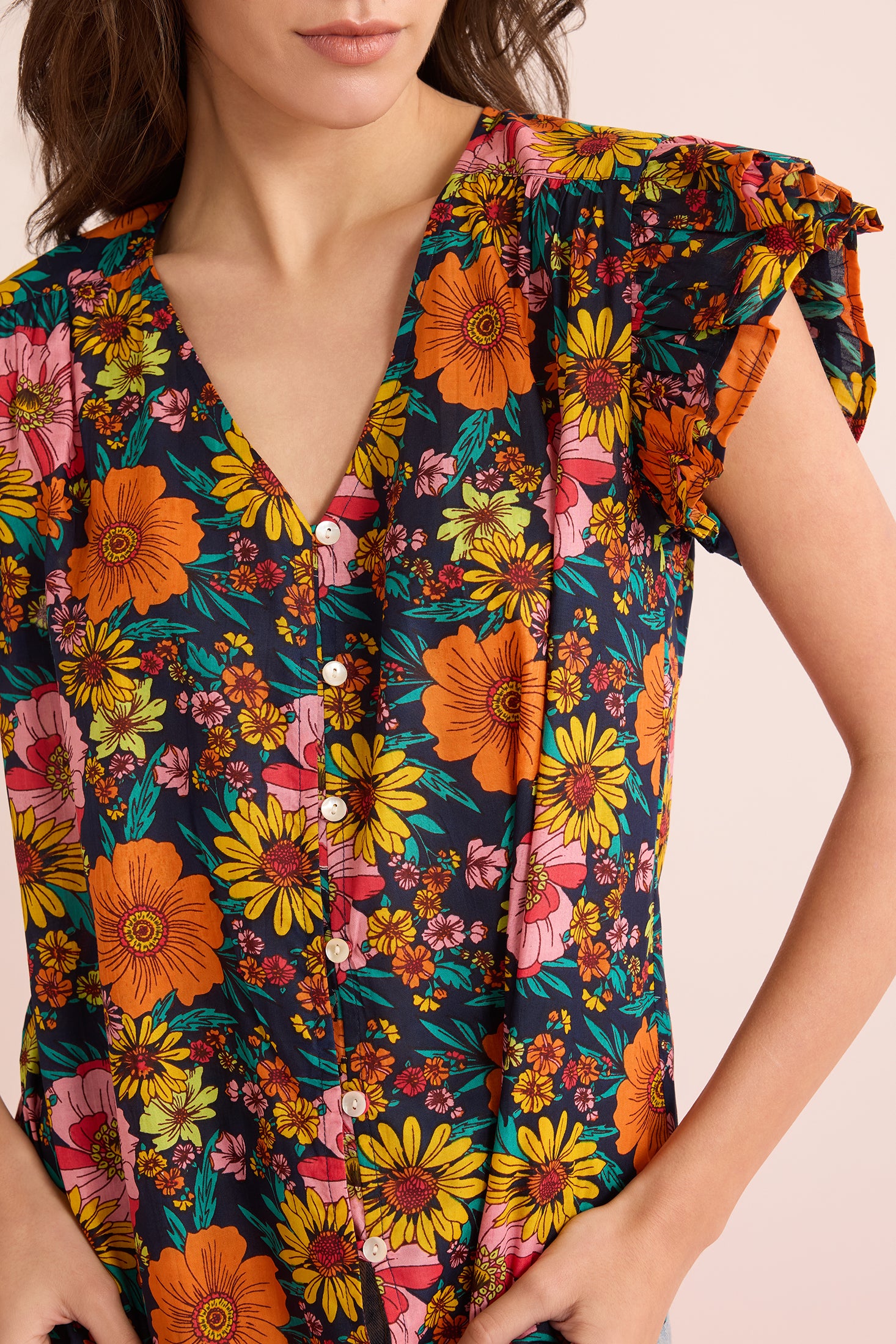 Zoe & Zinnia Floral Top In Multicolor