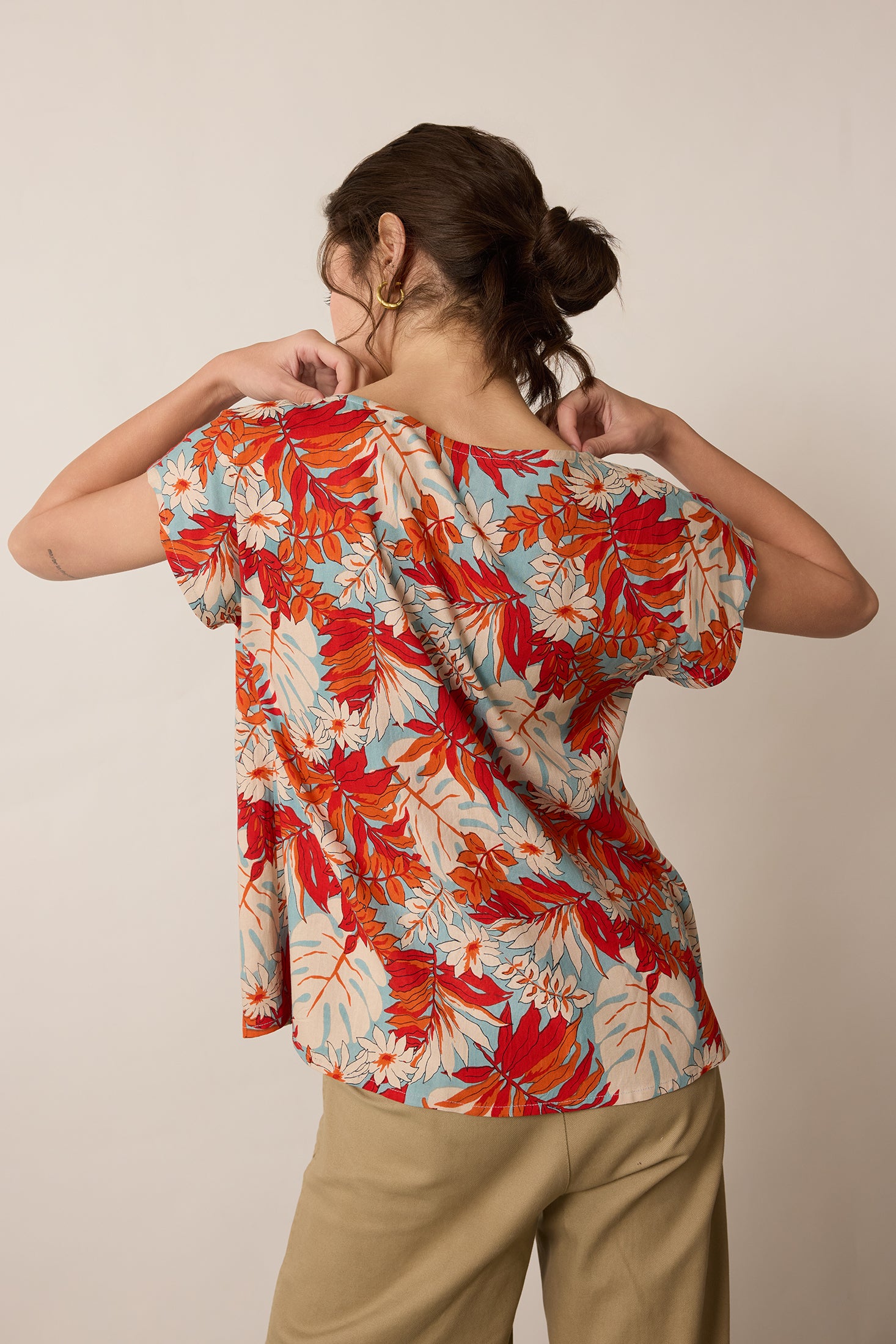 Posey Floral Print Top In Multicolor