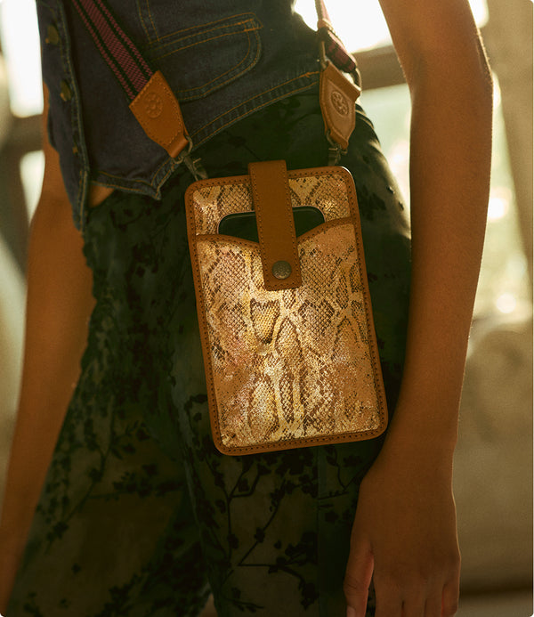 GIFTS & ACCESSORIES