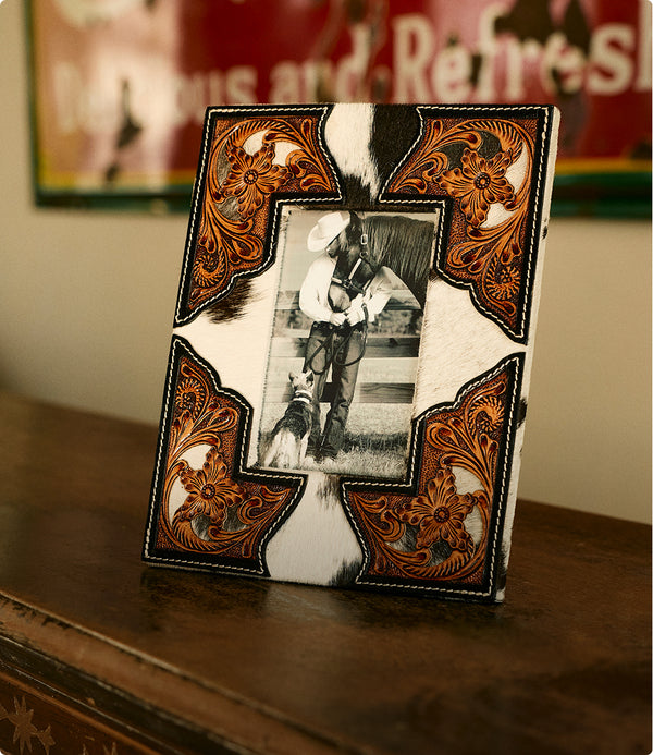 GIFTS & ACCESSORIES