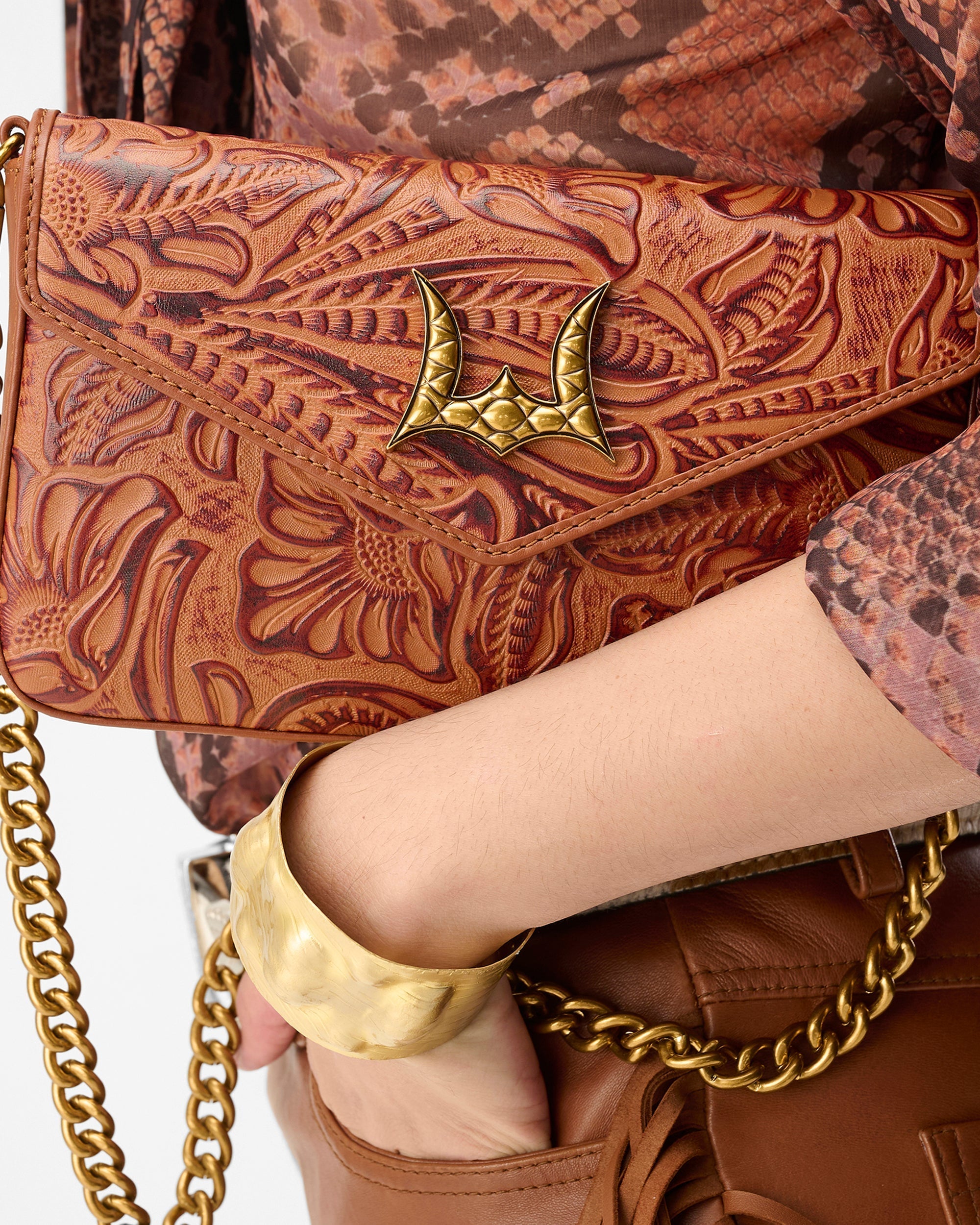 Loyal West On The Go Mini Chain Bag In Hand Finished Embossed Leather - Brown
