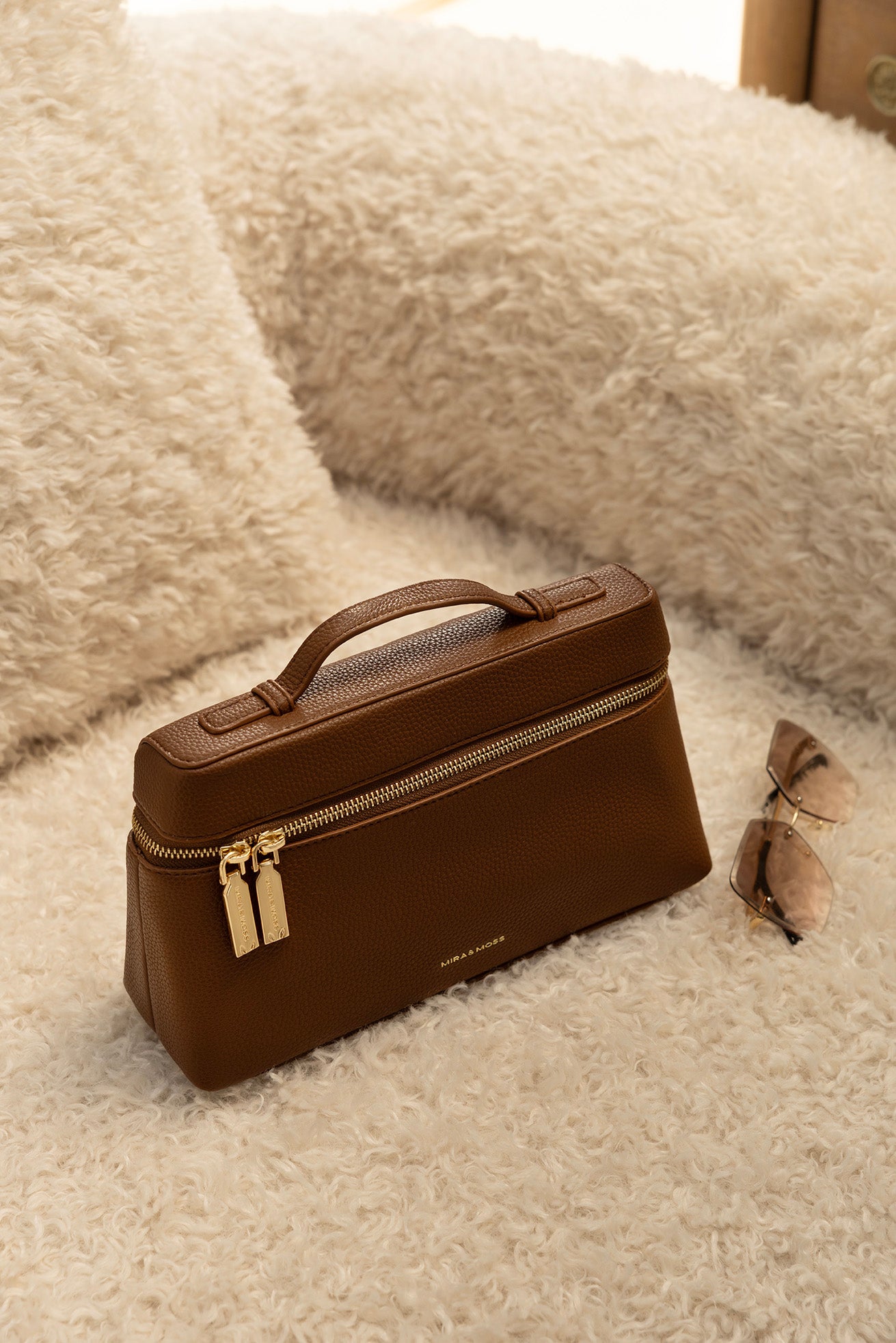 Mira & Moss Classic Tale Crossbody Bag - Chestnut