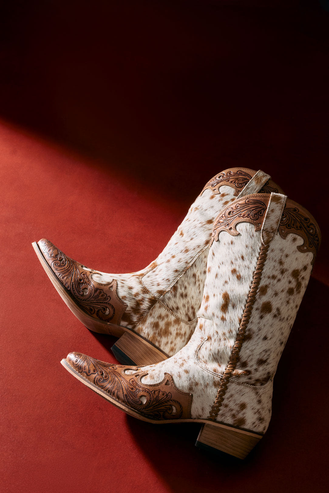 Dakota Dust Handtooled Boots in Tan & White