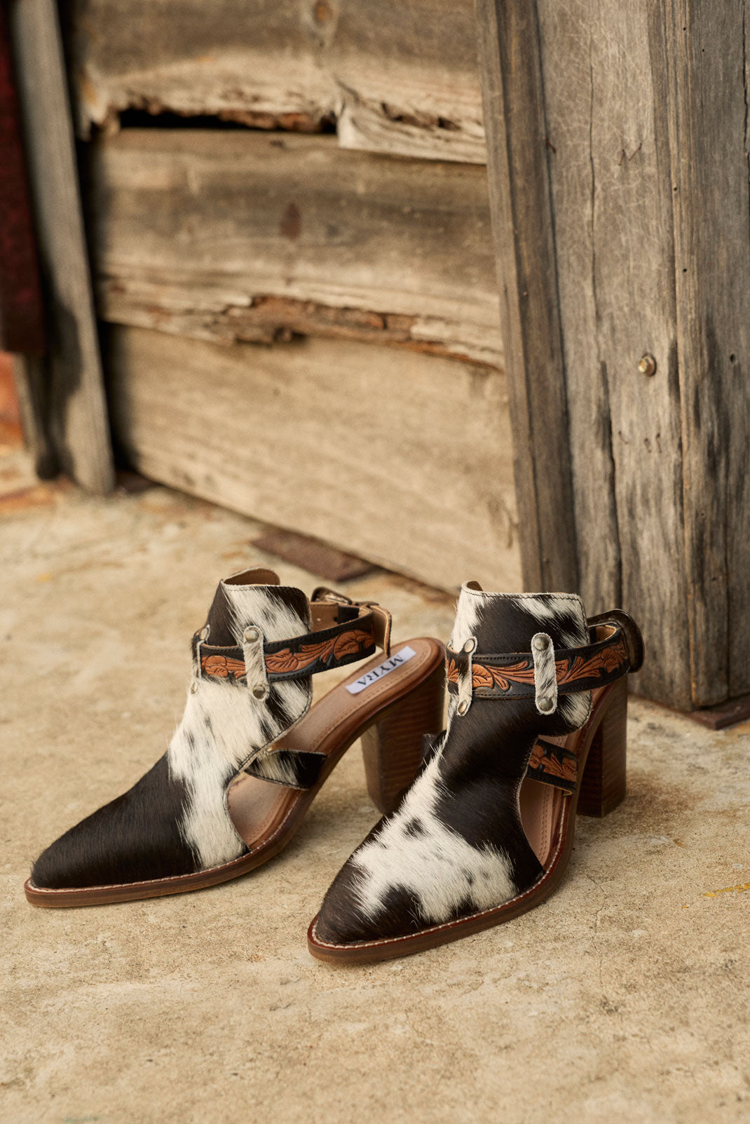 Beth Jane Boot In White And Black Hide