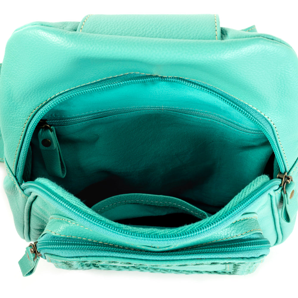 Willow Canyon Sling Bag In Turquoise