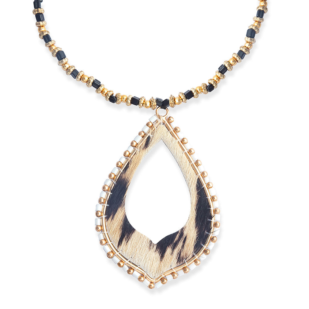 De La Artesia Necklace