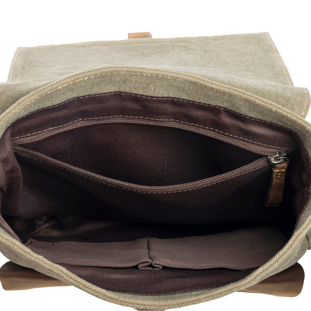 Chilton Trail Messenger Bag