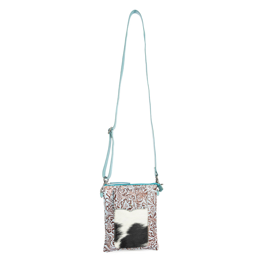 Wonder Trail Shoulder Bag in Turquoise