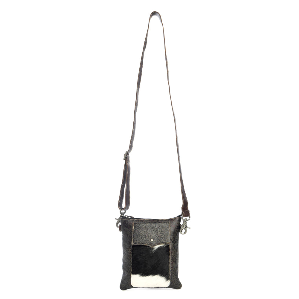 Wonder Trail Shoulder Bag in Ebony