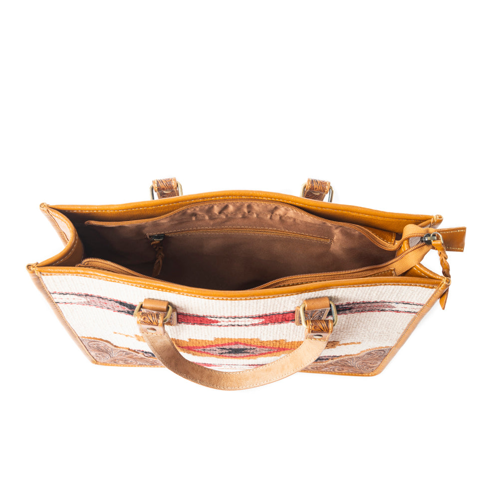 Vista Grande Shoulder Bag In Brown