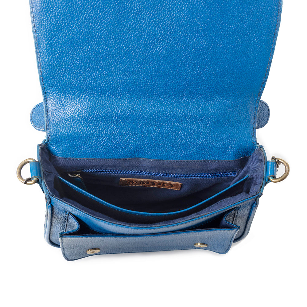 Sapphire Scroll Shoulder Bag In Blue