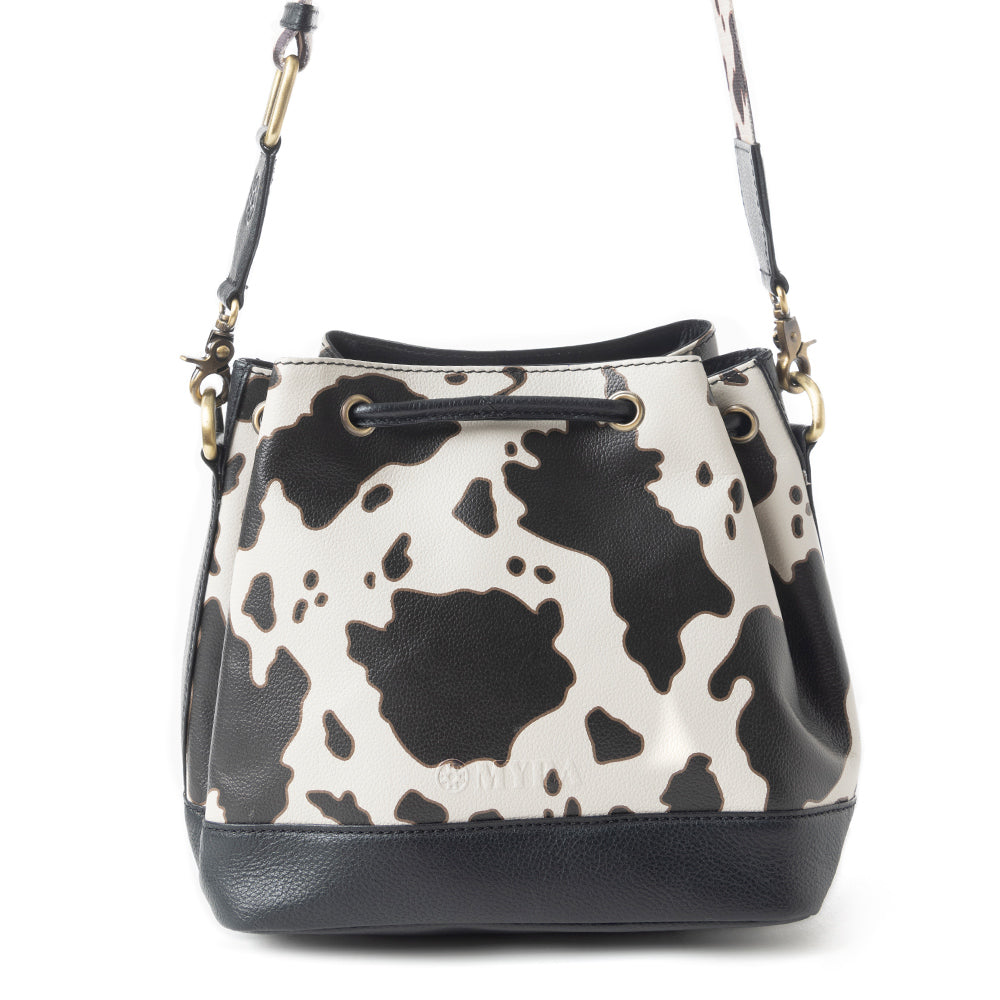 Ranch Holstein Heritage Bucket Bag In Black & White