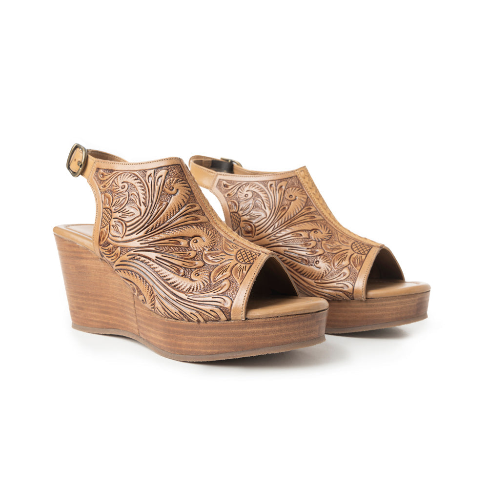 Mila's Trail Sandals In Brown