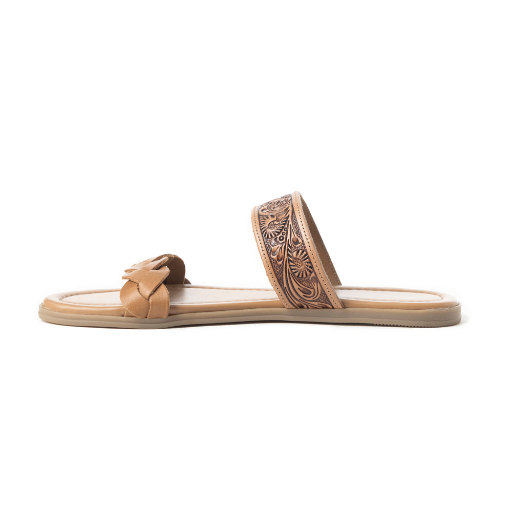 Diamond Ridge Sandals In Brown