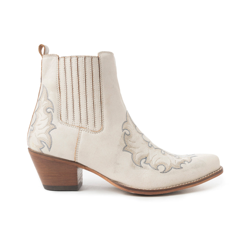 Dearling Ranch Booties In White