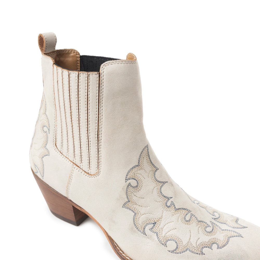 Dearling Ranch Booties In White