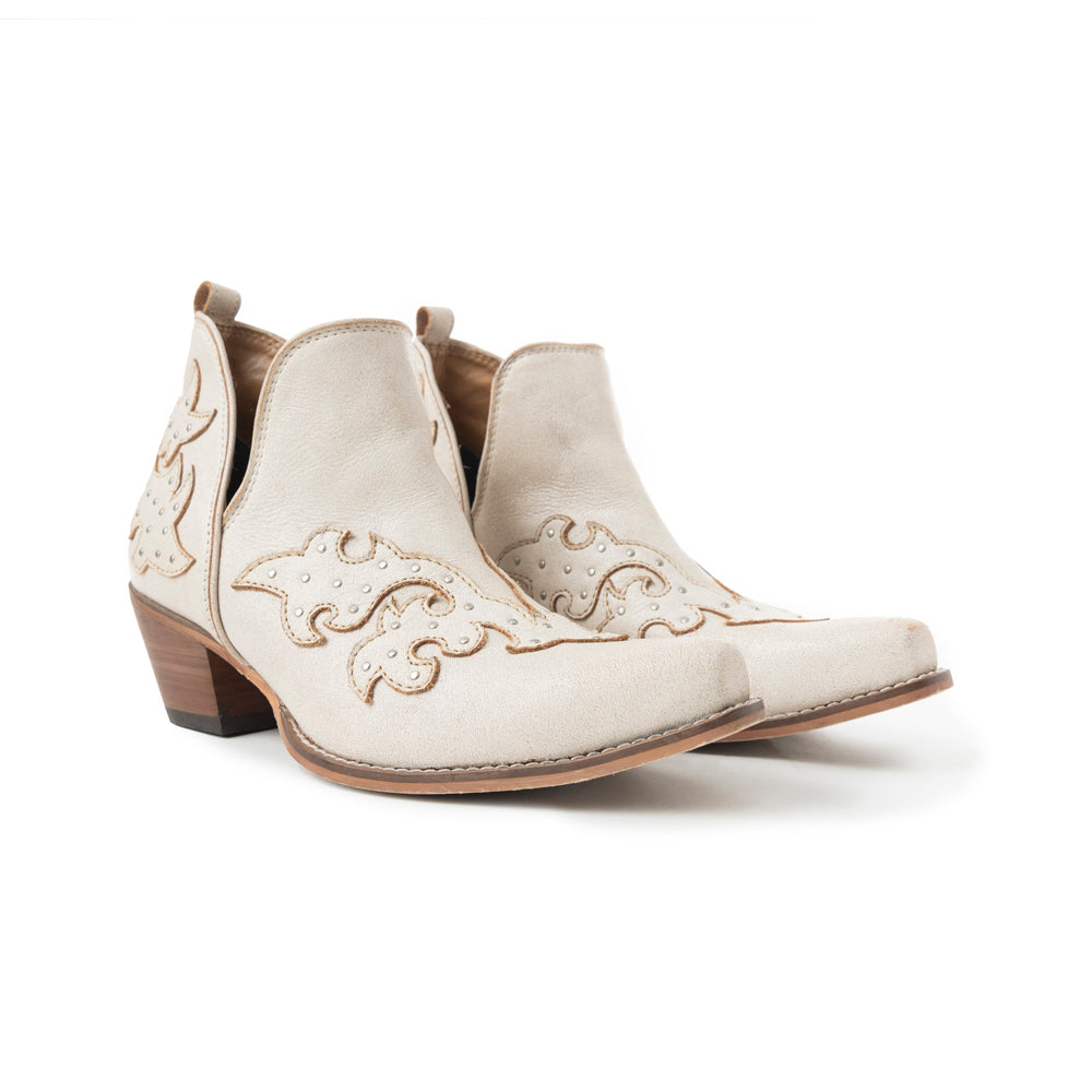 Twin Forks Booties In Crackle White