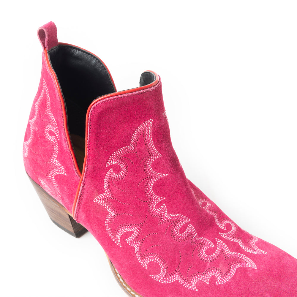 Kassie Trailhead Booties In Pink