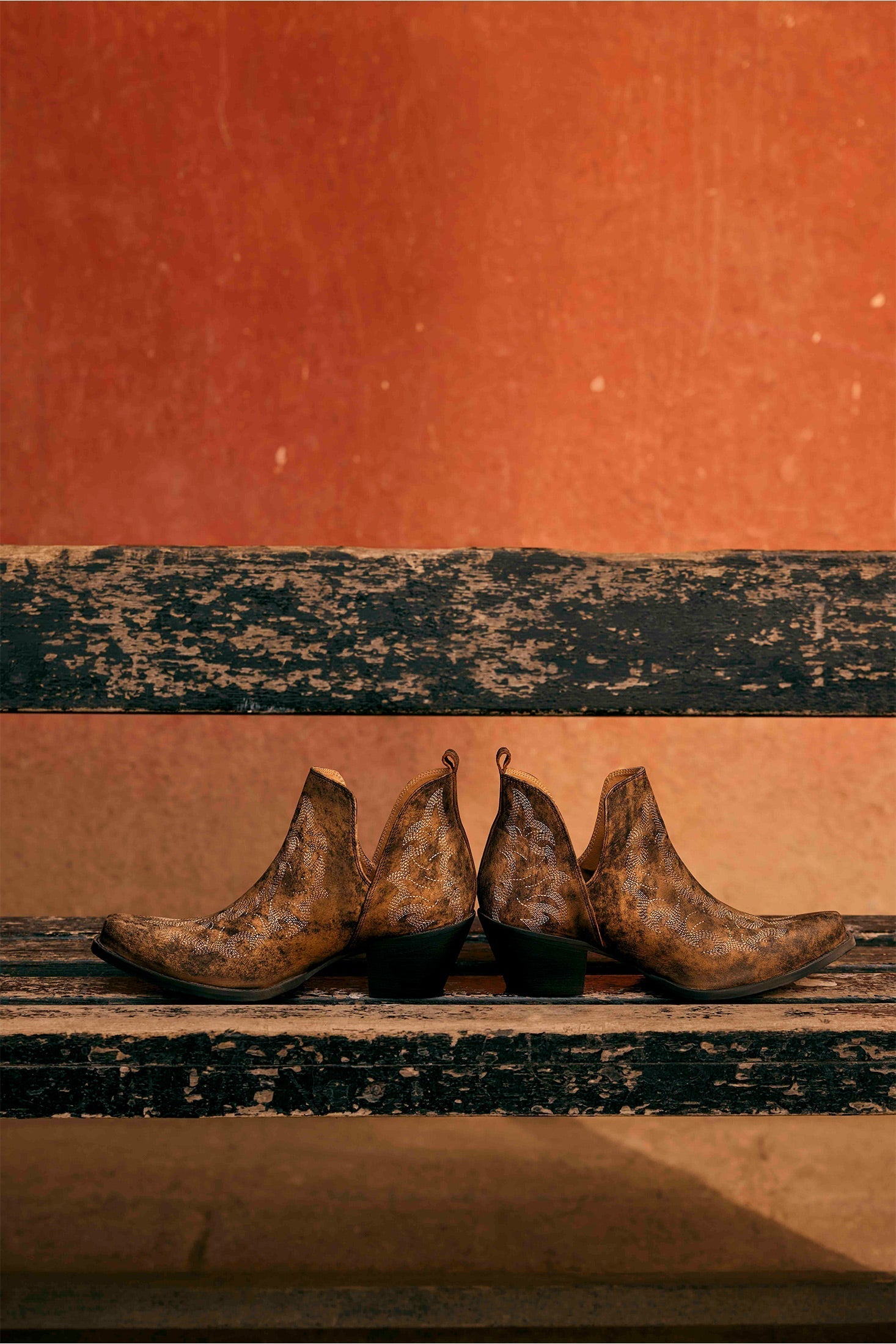 Moonlight on the Mesa Booties In Crackle Brown