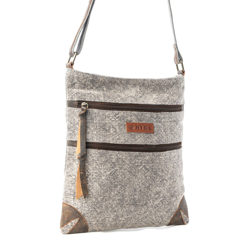 Dustveil Trail Shoulder Bag in Misty Sandstone