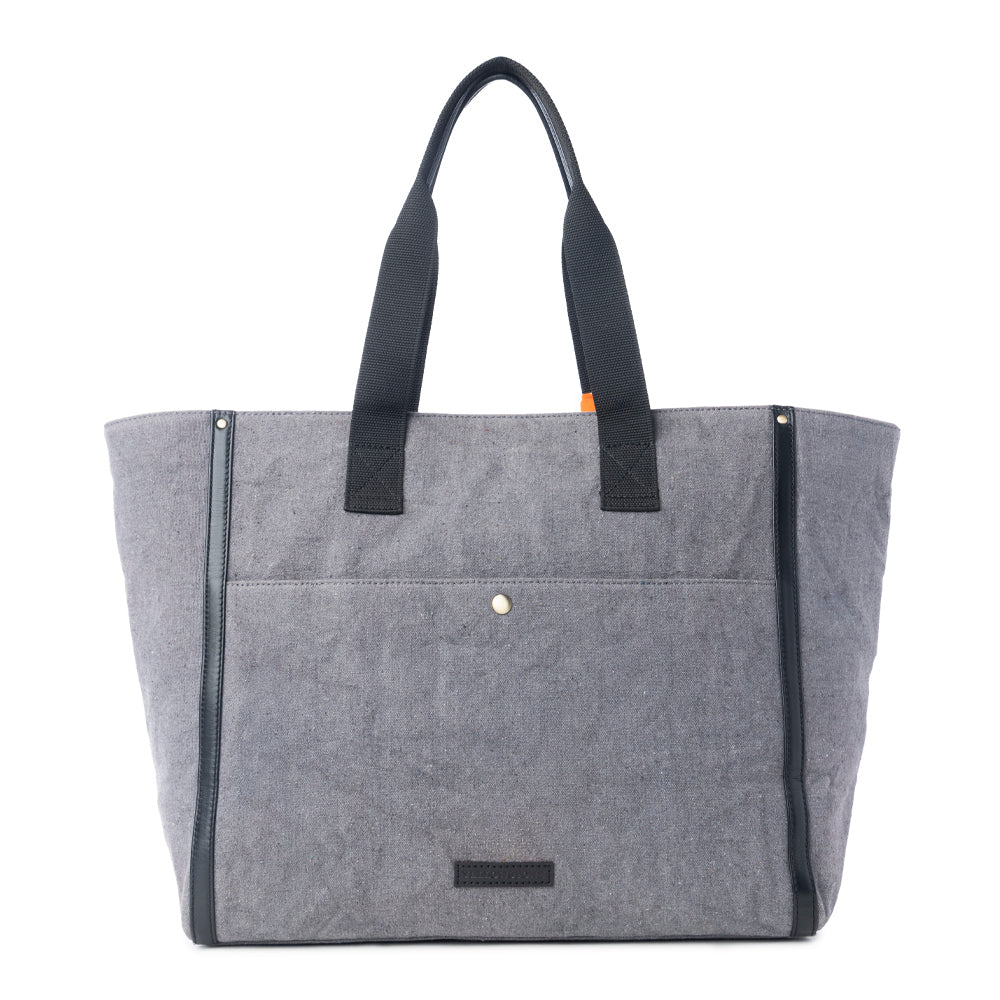 Yellowstone Ash Creek Weekender Bag with Scarf